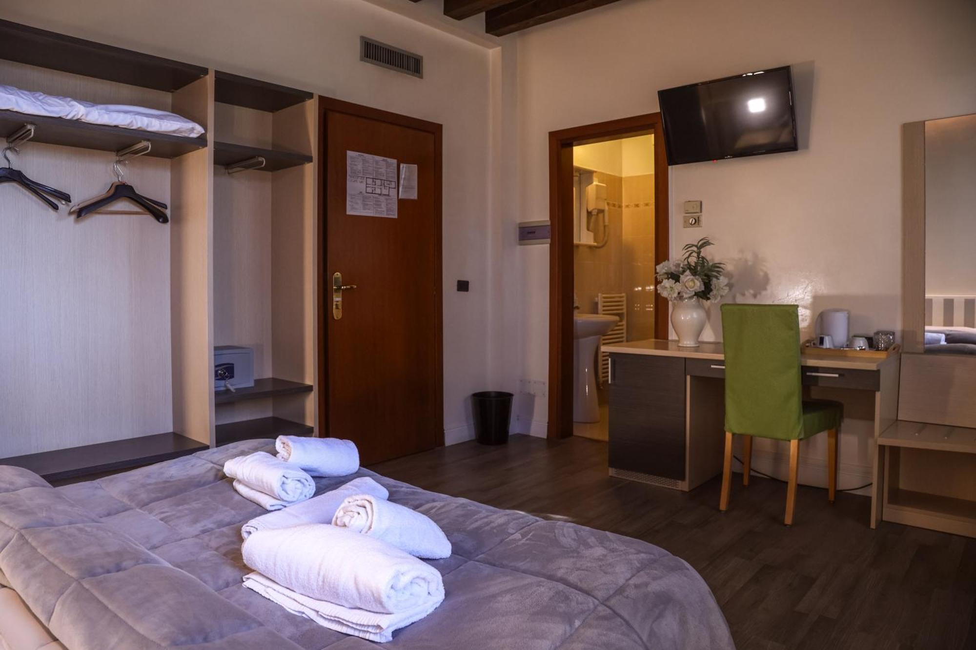 Hotel Villa Sara Mestre Kültér fotó