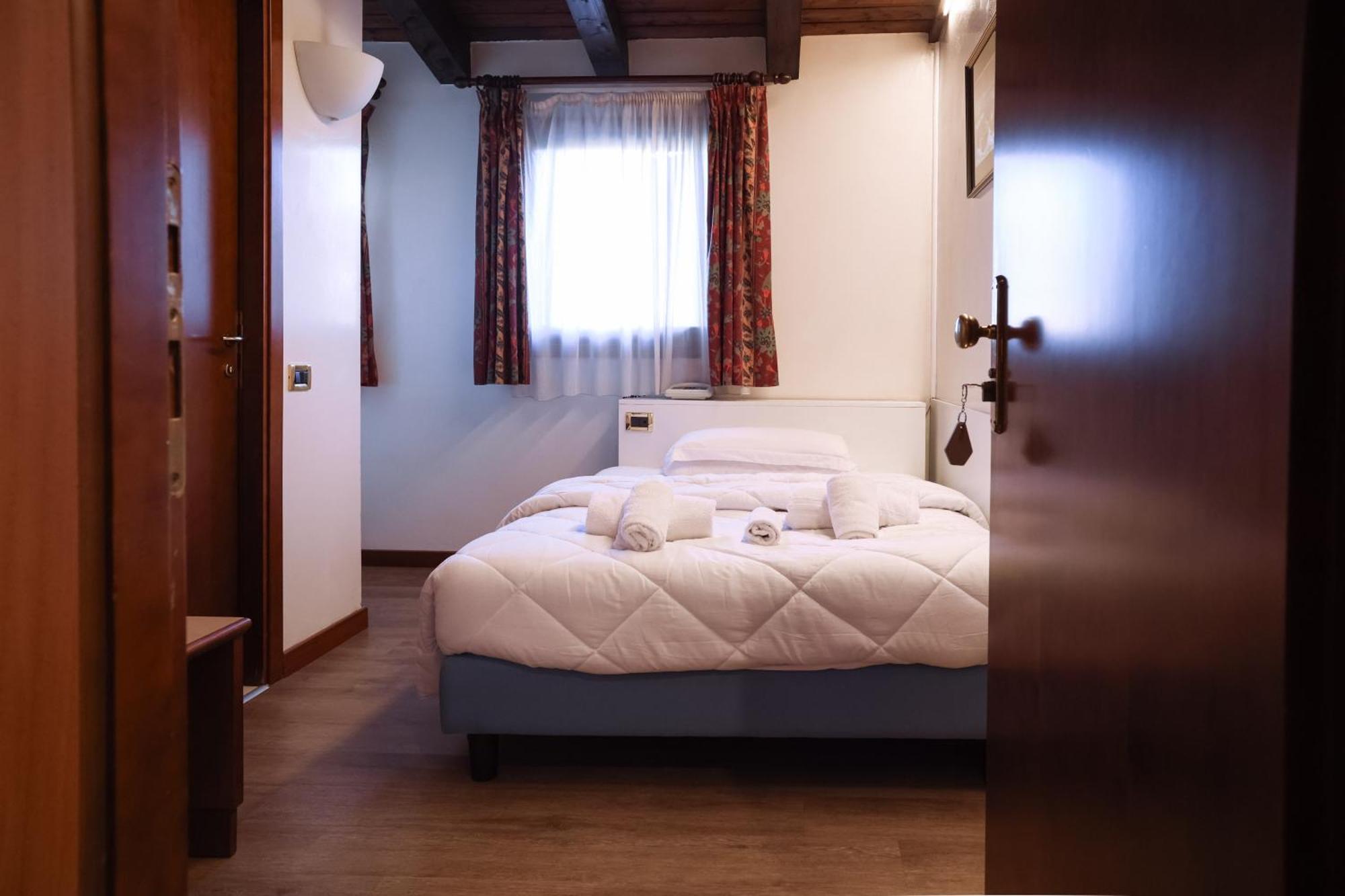 Hotel Villa Sara Mestre Kültér fotó